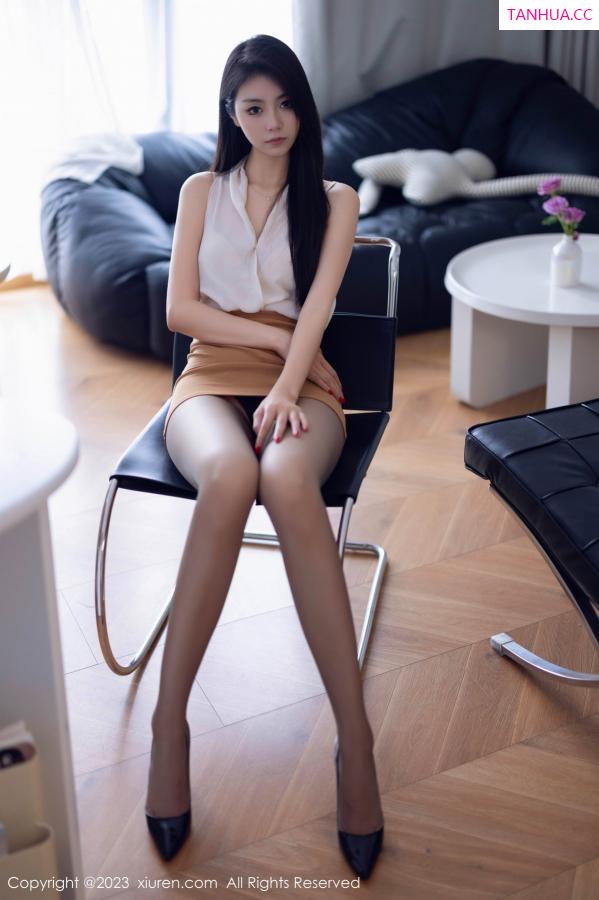 [XiuRen]高清写真图 2023.09.14 No.7387 可乐Vicky 黑丝美腿